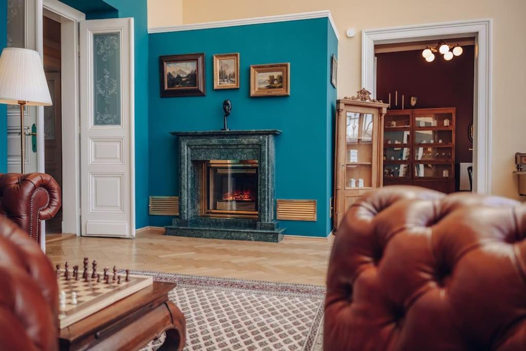 شقة Magnificent Historical Penthouse In The Heart Of براغ المظهر الخارجي الصورة