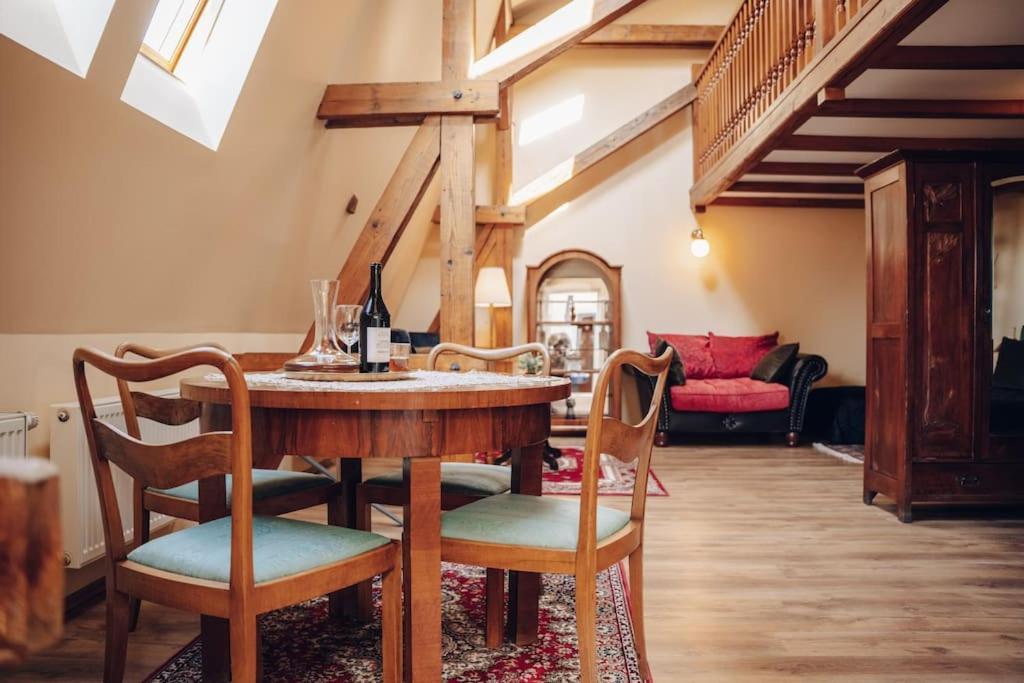 شقة Magnificent Historical Penthouse In The Heart Of براغ المظهر الخارجي الصورة