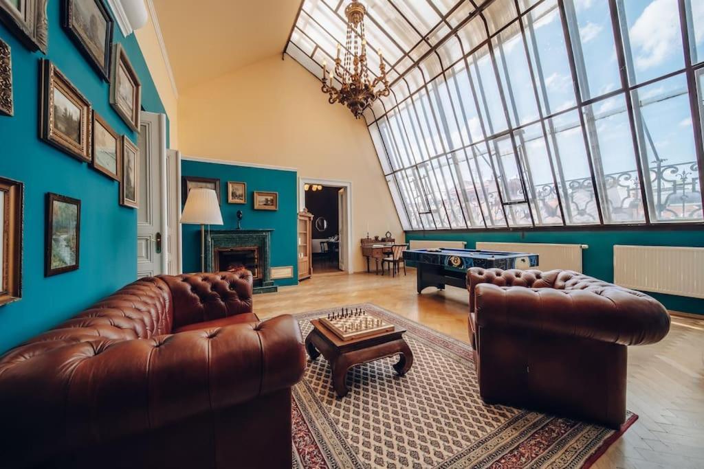 شقة Magnificent Historical Penthouse In The Heart Of براغ المظهر الخارجي الصورة