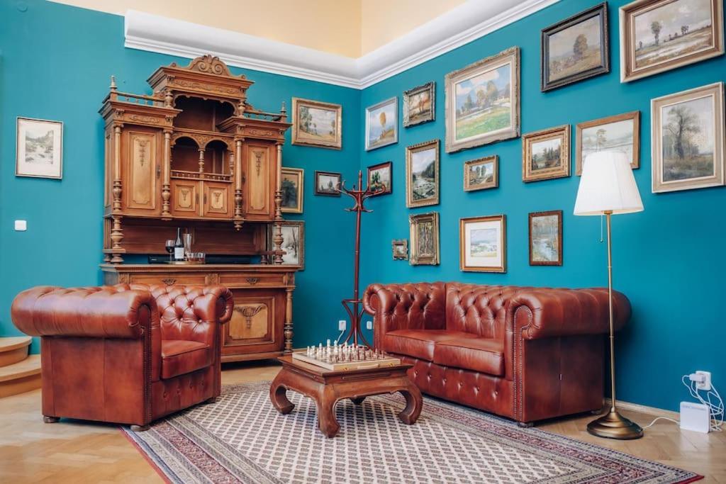 شقة Magnificent Historical Penthouse In The Heart Of براغ المظهر الخارجي الصورة