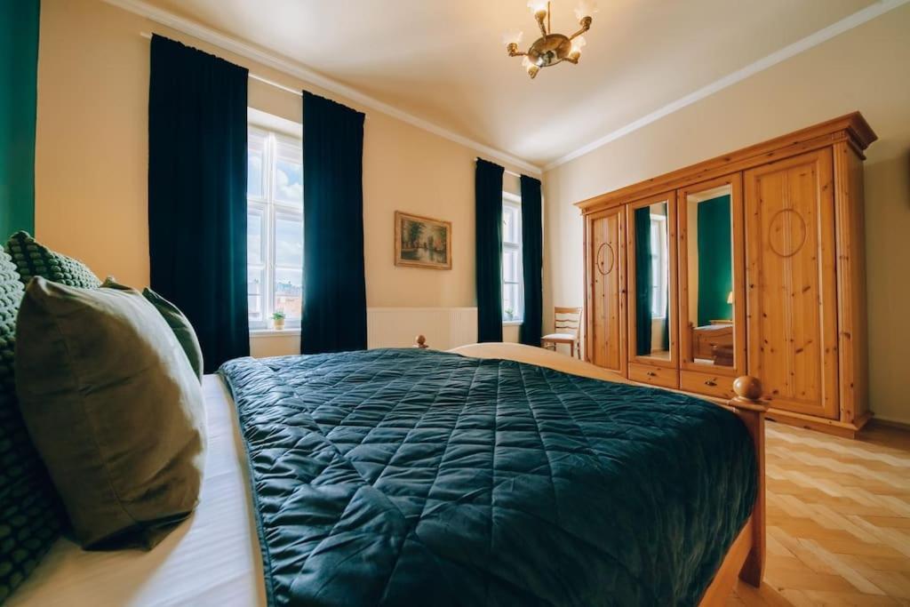 شقة Magnificent Historical Penthouse In The Heart Of براغ المظهر الخارجي الصورة